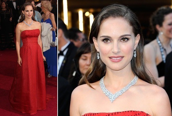 Natalie Portman - Amazing Necklace at Oscars 2012