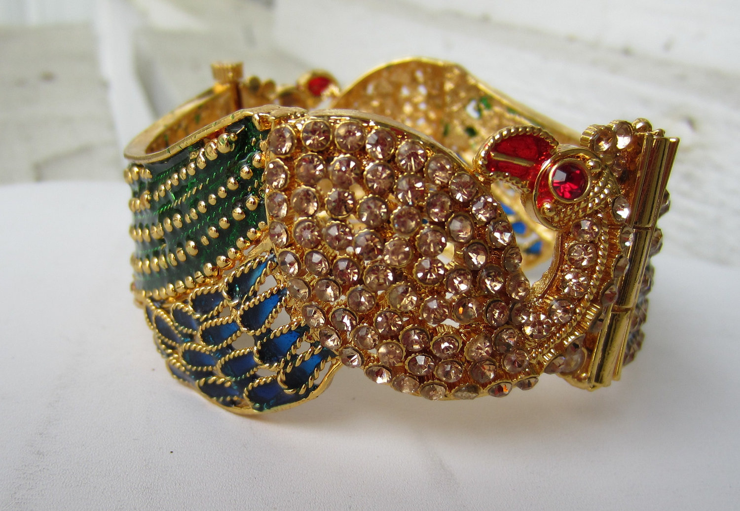 Truly Magnificent & Fashionable-Mughal jewelry